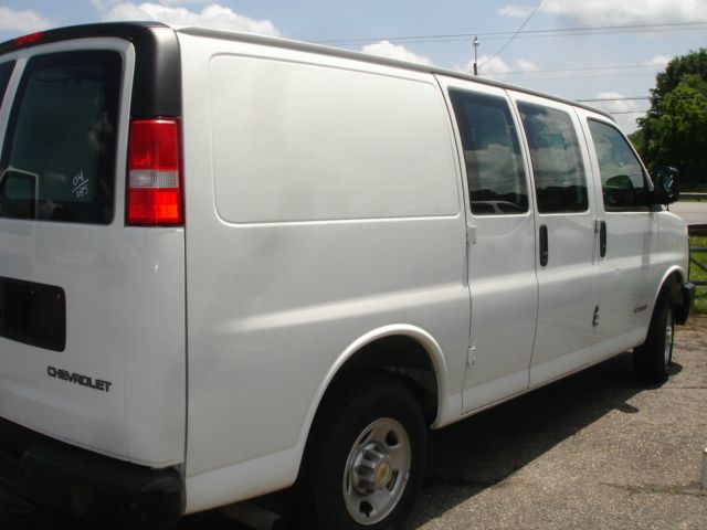 Chevrolet Express 2004 photo 2