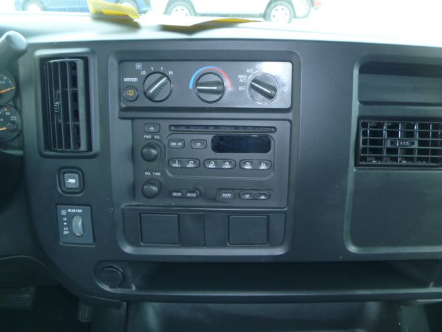 Chevrolet Express 2004 photo 11