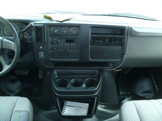 Chevrolet Express 2004 photo 12