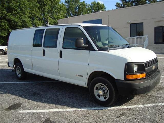 Chevrolet Express 2004 photo 1