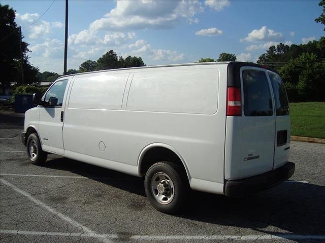 Chevrolet Express 2004 photo 2