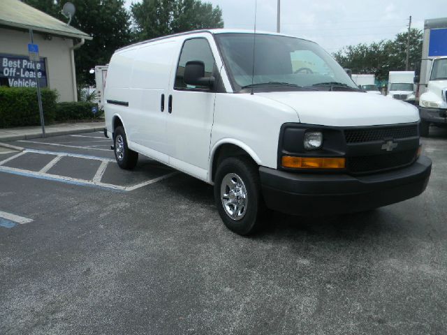 Chevrolet Express 2004 photo 1