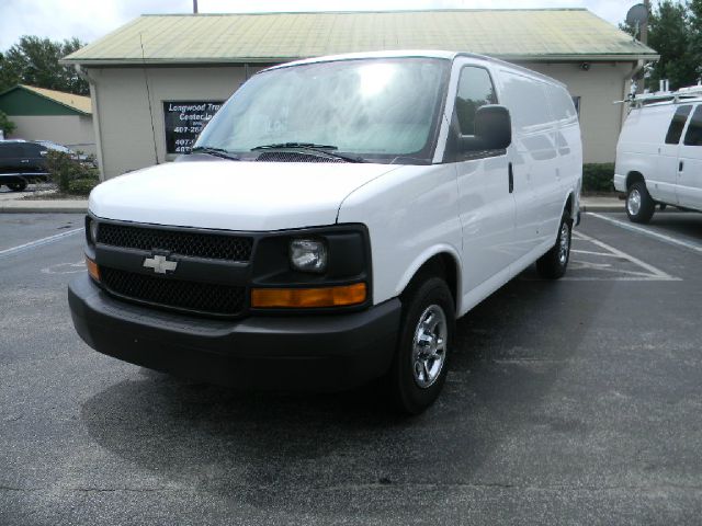 Chevrolet Express 2004 photo 2