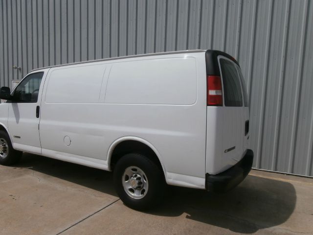 Chevrolet Express 2005 photo 2