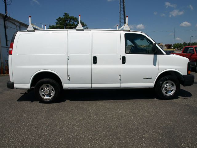 Chevrolet Express 2005 photo 2