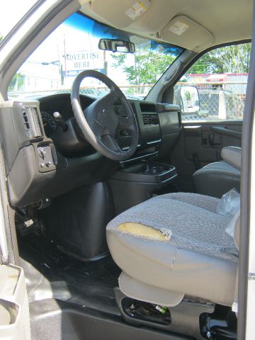 Chevrolet Express 750i 4dr Sdn Passenger Van