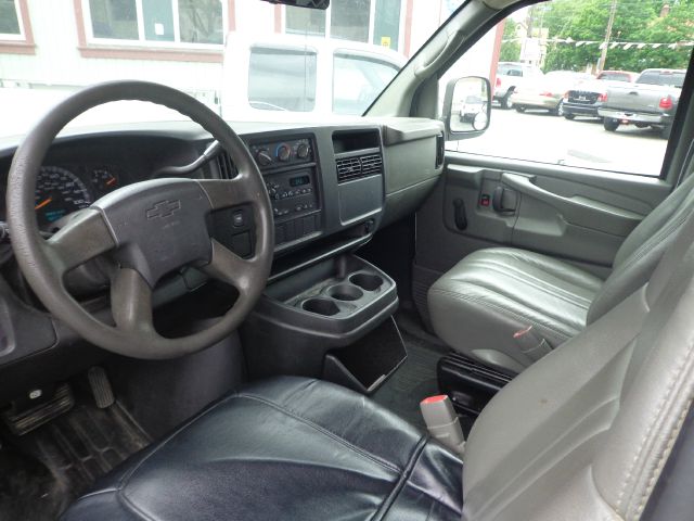 Chevrolet Express 2005 photo 2