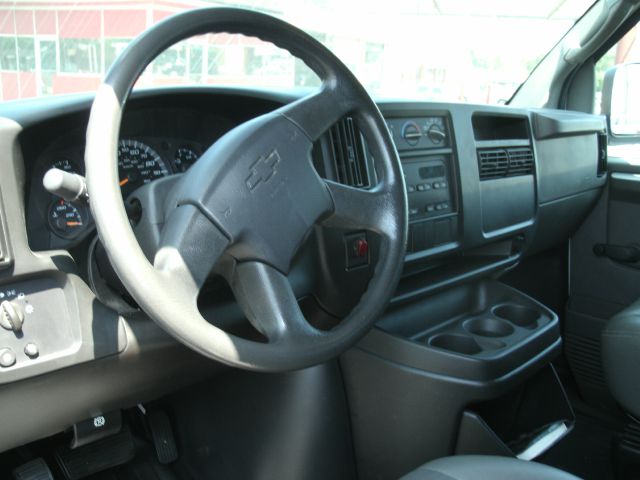 Chevrolet Express 2005 photo 2