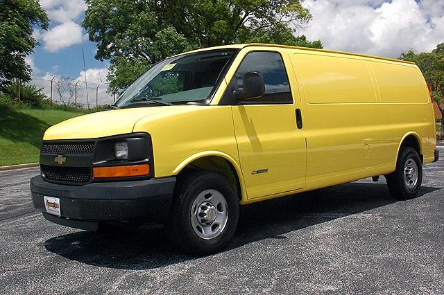 Chevrolet Express Touring / Signature Editi Passenger Van