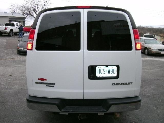 Chevrolet Express 2006 photo 2