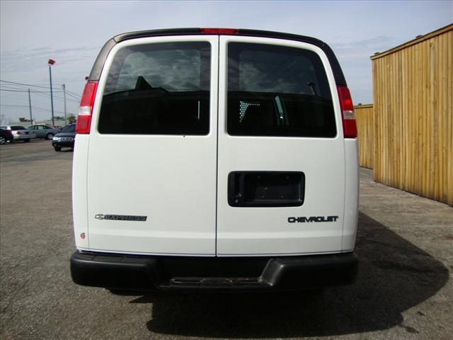 Chevrolet Express 2006 photo 2