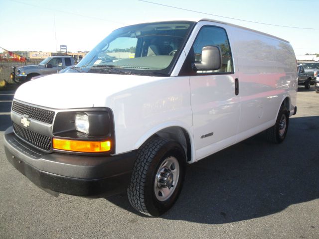 Chevrolet Express Outback 2.5I Manual Passenger Van