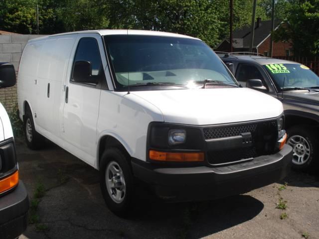 Chevrolet Express Base Passenger Van