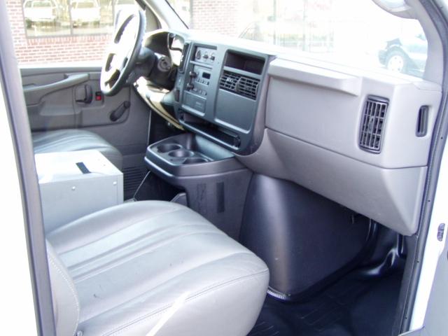 Chevrolet Express Z71- 4X4 Passenger Van