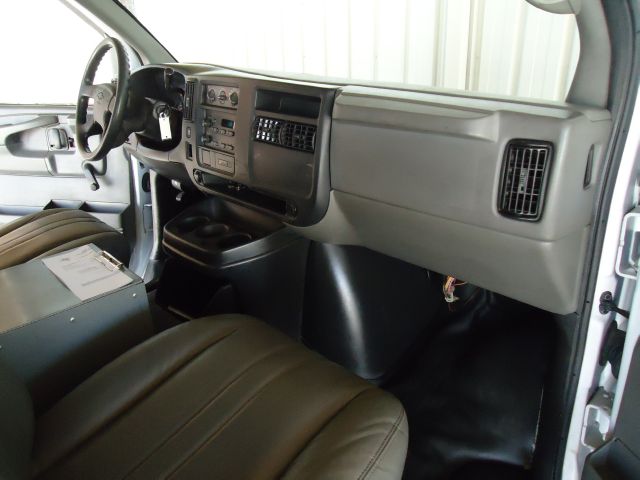 Chevrolet Express 2006 photo 24