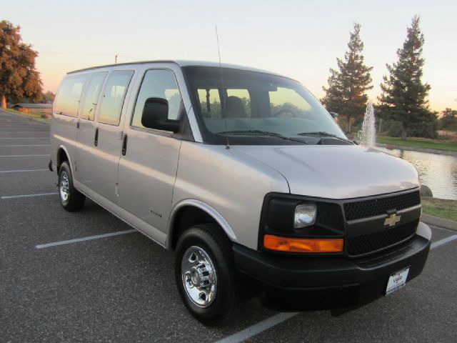 Chevrolet Express 2006 photo 2