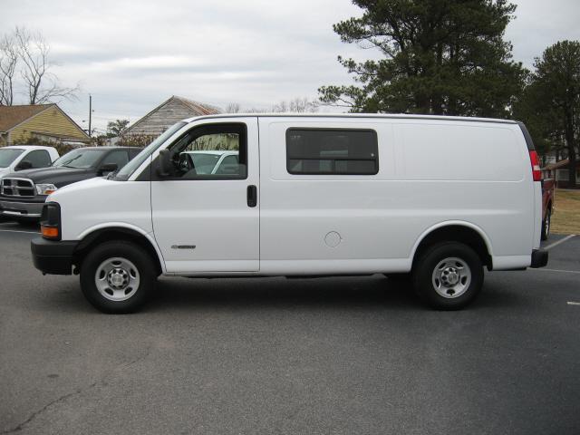 Chevrolet Express LX 5.0 Liter Hatchback 2D Passenger Van