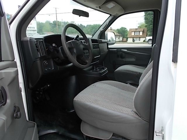 Chevrolet Express CE 1.8 Passenger Van