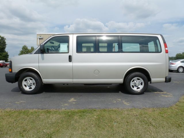 Chevrolet Express 2006 photo 2