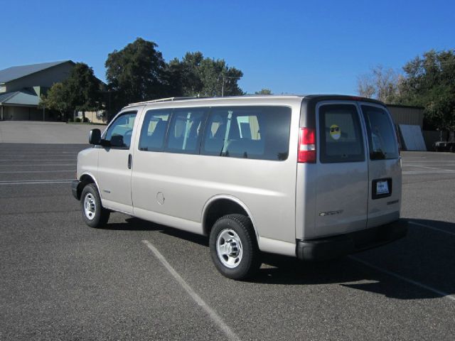 Chevrolet Express 2006 photo 2