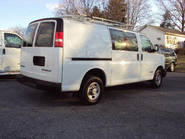 Chevrolet Express SE - Convertible Sharp Passenger Van