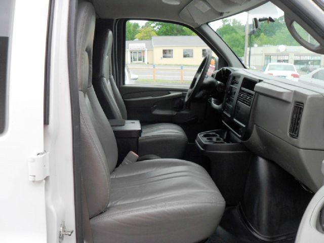 Chevrolet Express 2006 photo 21