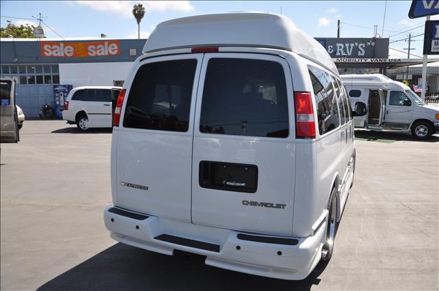 Chevrolet Express Z71- 4X4 Passenger Van