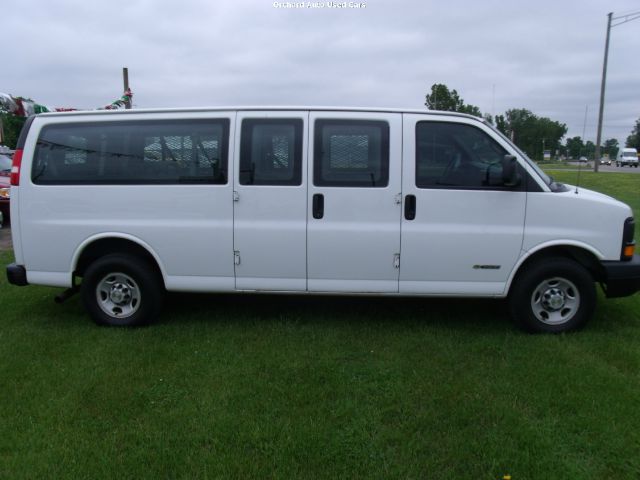 Chevrolet Express Ls/5.3l/3rd ROW Passenger Van