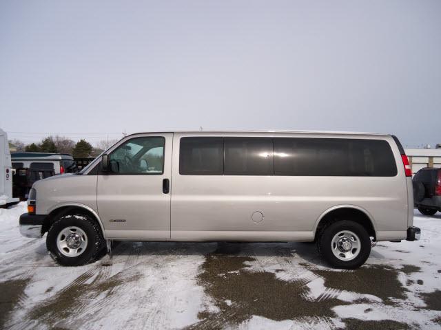 Chevrolet Express 750li 4dr Sdn Sedan Passenger Van