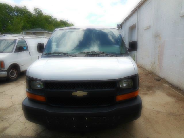 Chevrolet Express 750i 4dr Sdn Passenger Van