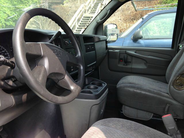 Chevrolet Express 2007 photo 2