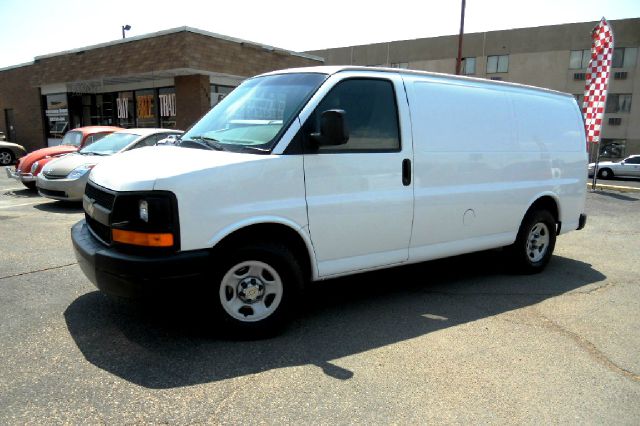 Chevrolet Express 750i 4dr Sdn Passenger Van