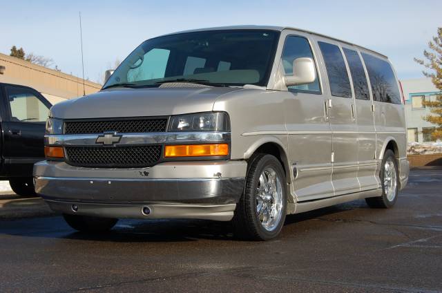 Chevrolet Express LE w/CD MP3 Conversion Van