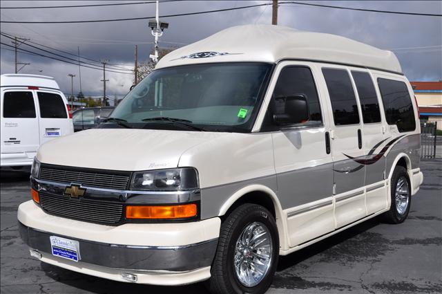 Chevrolet Express Outback 3.0 R Passenger Van