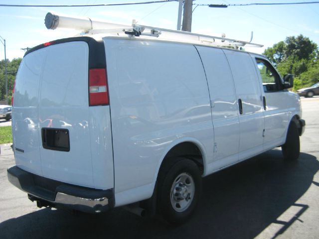 Chevrolet Express Laramie (dline041224) Passenger Van