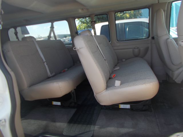 Chevrolet Express 4dr Sdn LWB Sedan Passenger Van