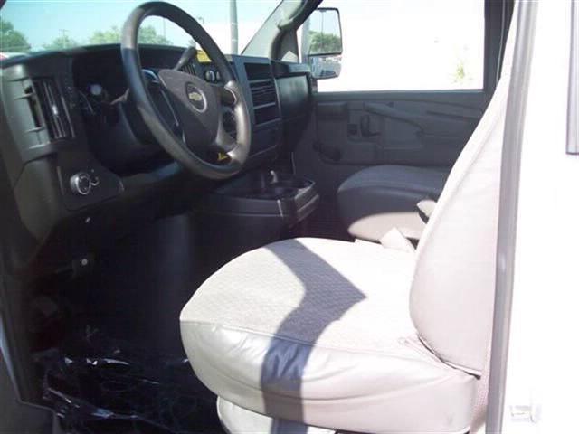 Chevrolet Express 2008 photo 2