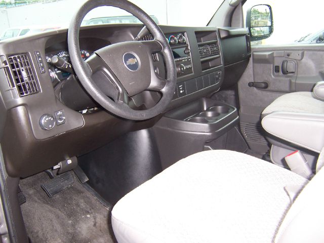 Chevrolet Express 2008 photo 4