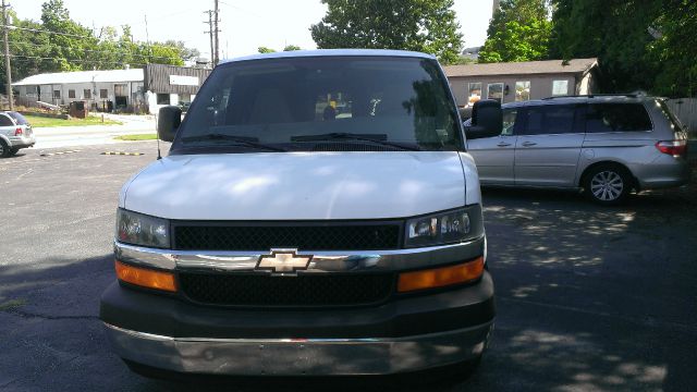 Chevrolet Express 2008 photo 2