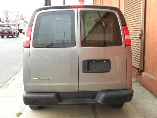 Chevrolet Express 2008 photo 3