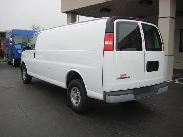 Chevrolet Express 2008 photo 4