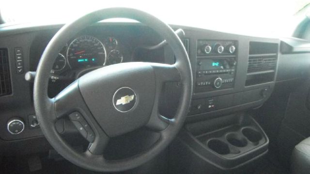 Chevrolet Express 2008 photo 2