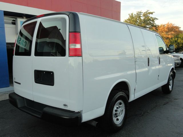 Chevrolet Express 2008 photo 2