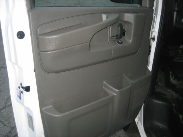 Chevrolet Express 2008 photo 2