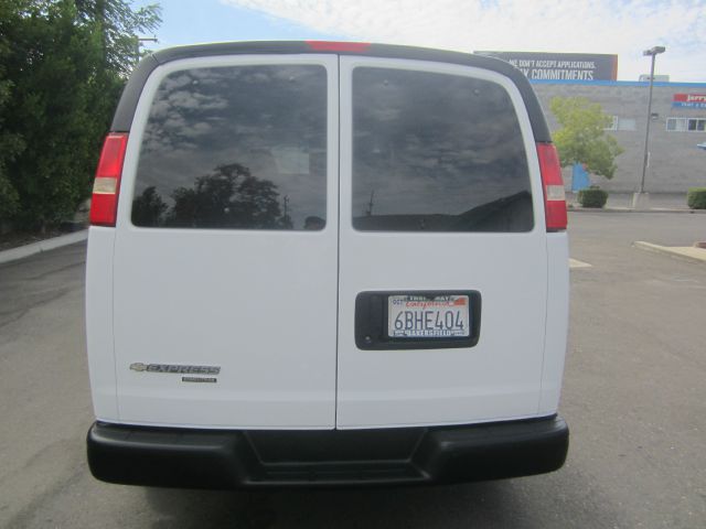 Chevrolet Express 2008 photo 2