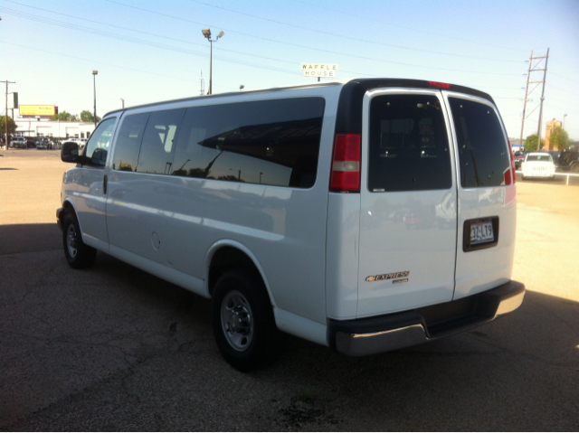 Chevrolet Express 4dr Sdn LWB Sedan Passenger Van