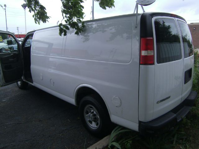 Chevrolet Express 2008 photo 2