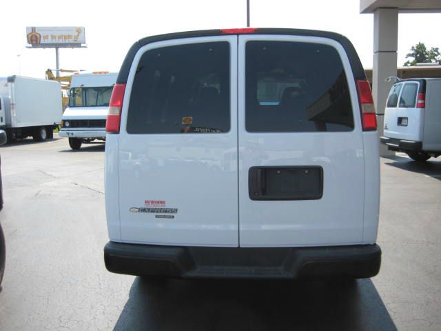 Chevrolet Express 2008 photo 3