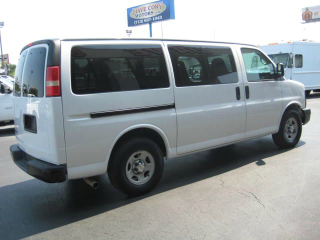 Chevrolet Express 2008 photo 4