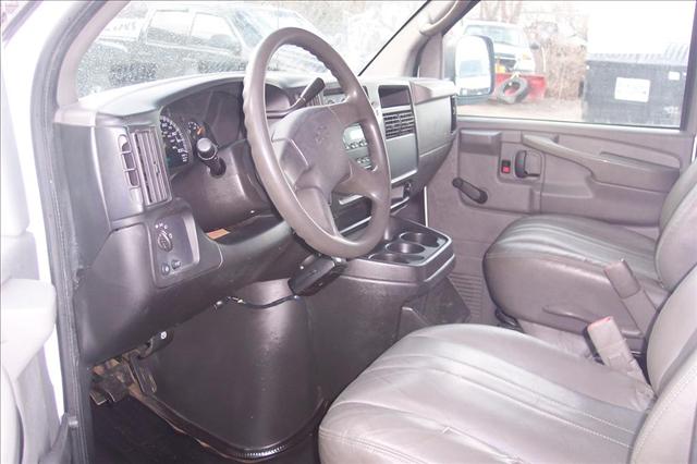 Chevrolet Express 2008 photo 2